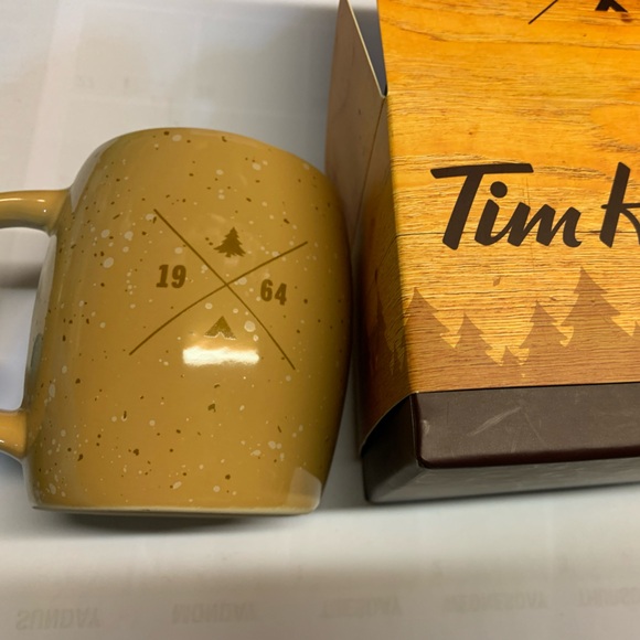 Tim Horton's Limited Edition Canada Goose Mug - Picture 4 of 5